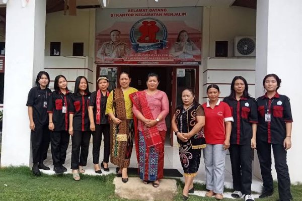 Peringatan hari ulang tahun Kabupaten Landak bersama masyarakat